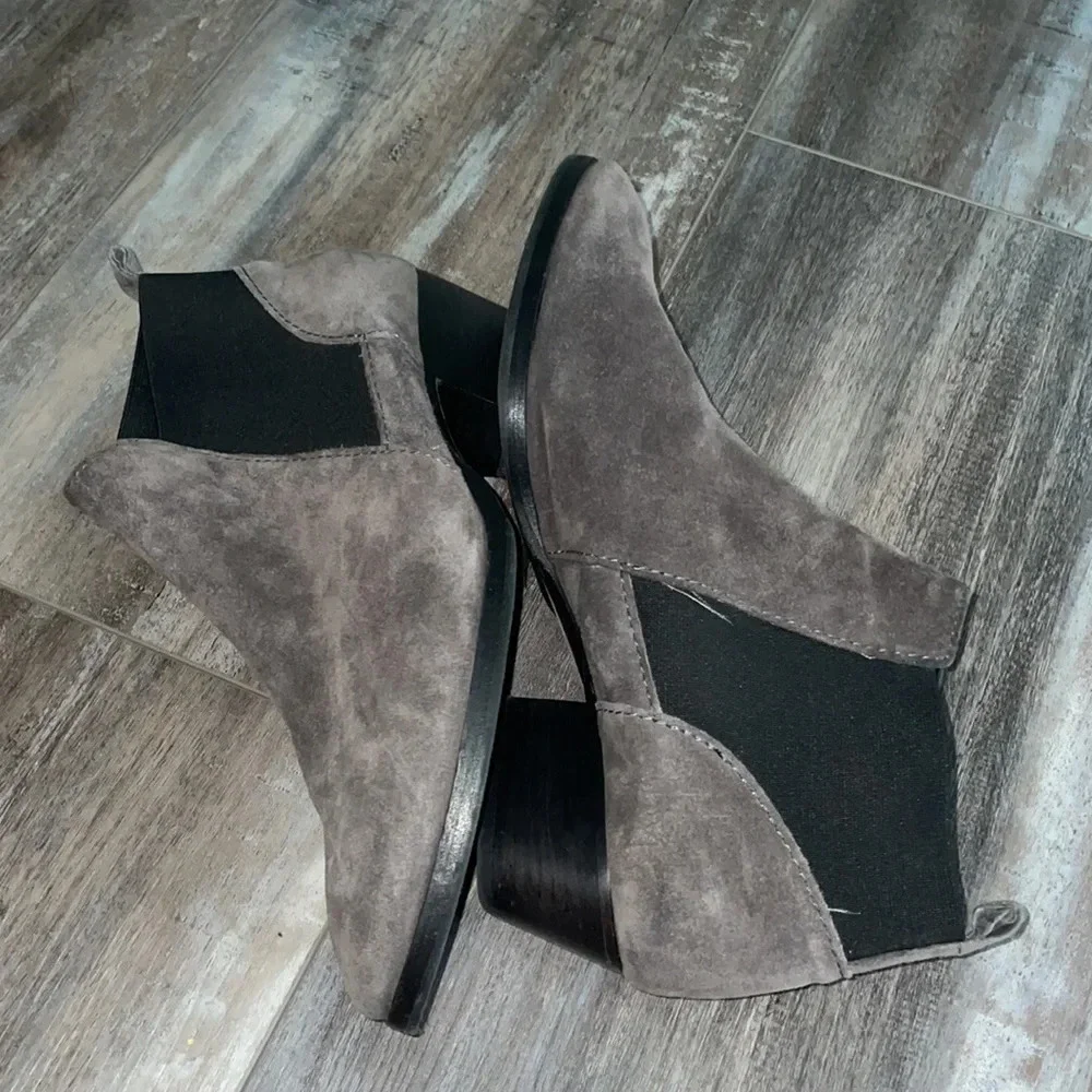 Aquatalia Gray Suede Ankle Boots size 9